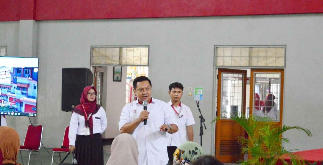 SILAHTURAMI WALI MURID DENGAN WALI KELAS DAN PEMBUKAAN PPDB